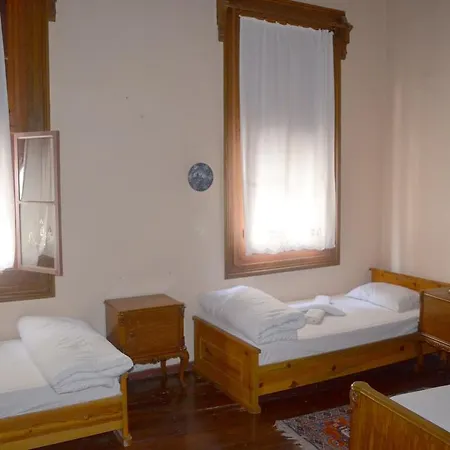 Casa de hóspedes Bonjour 2*